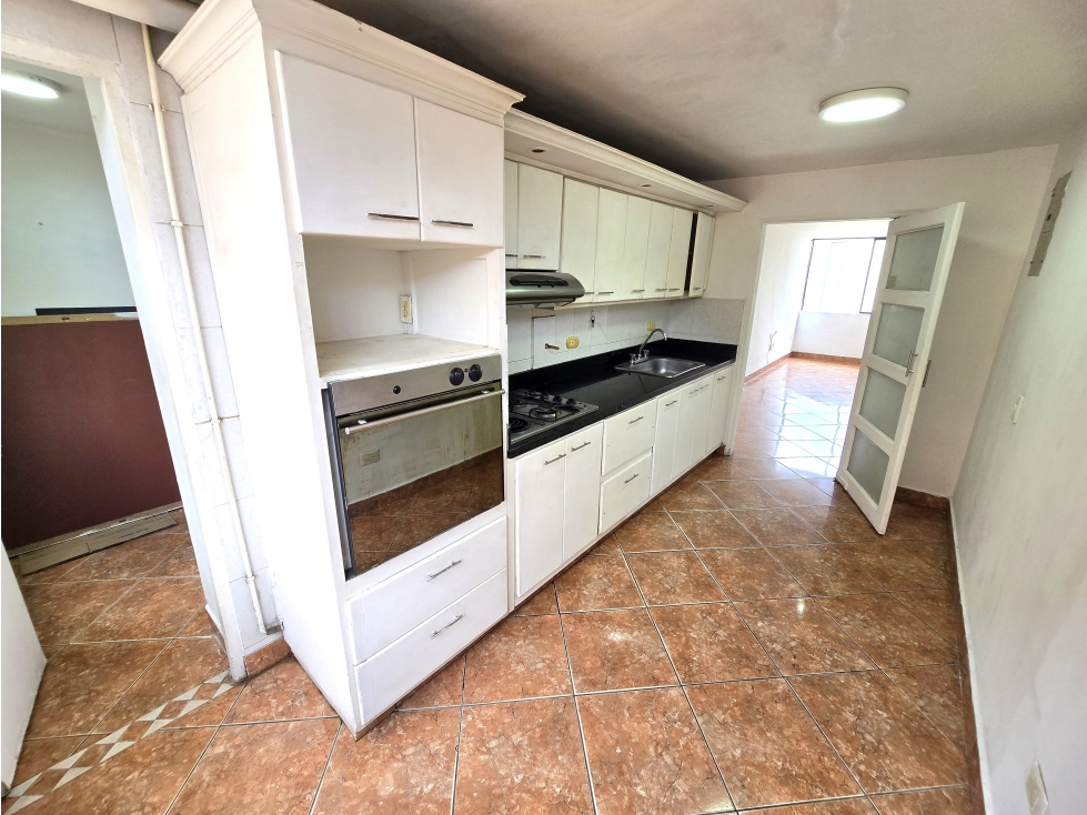 ARRIENDO APARTAMENTO EN LOS COLORES — foto 5