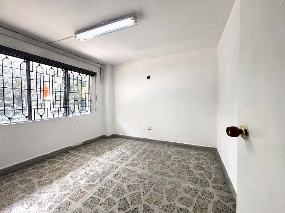 ARRIENDO CASA COMERCIAL EN CONQUISTADORES — foto 3