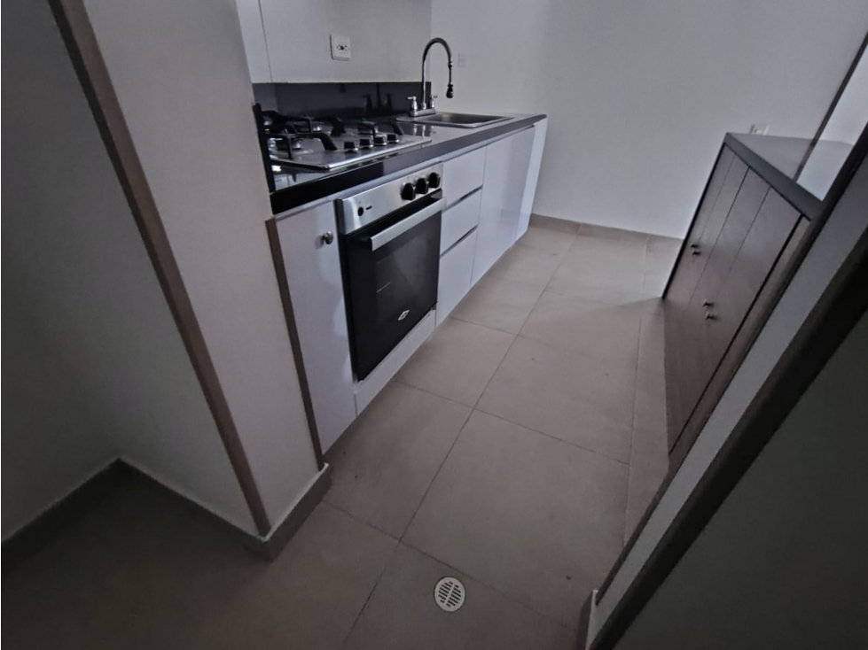GIA 323. Apartamento en venta, Arboleda, Madrid Cundinamarca — foto 2