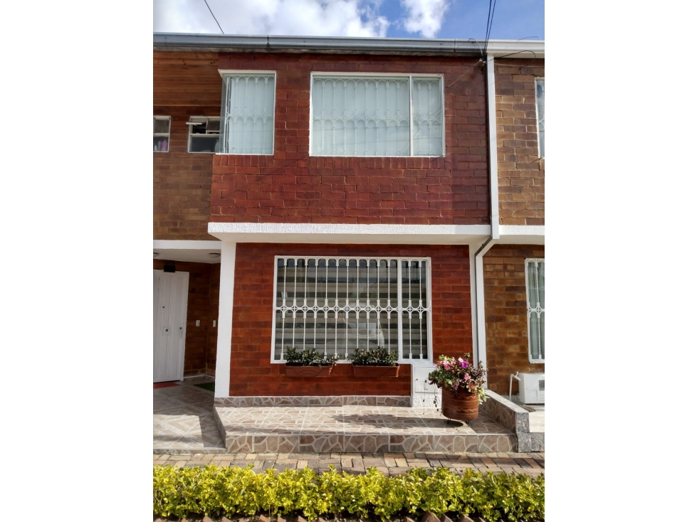 Gia 085. Casa en venta, conjunto residencial San Marcos, funza