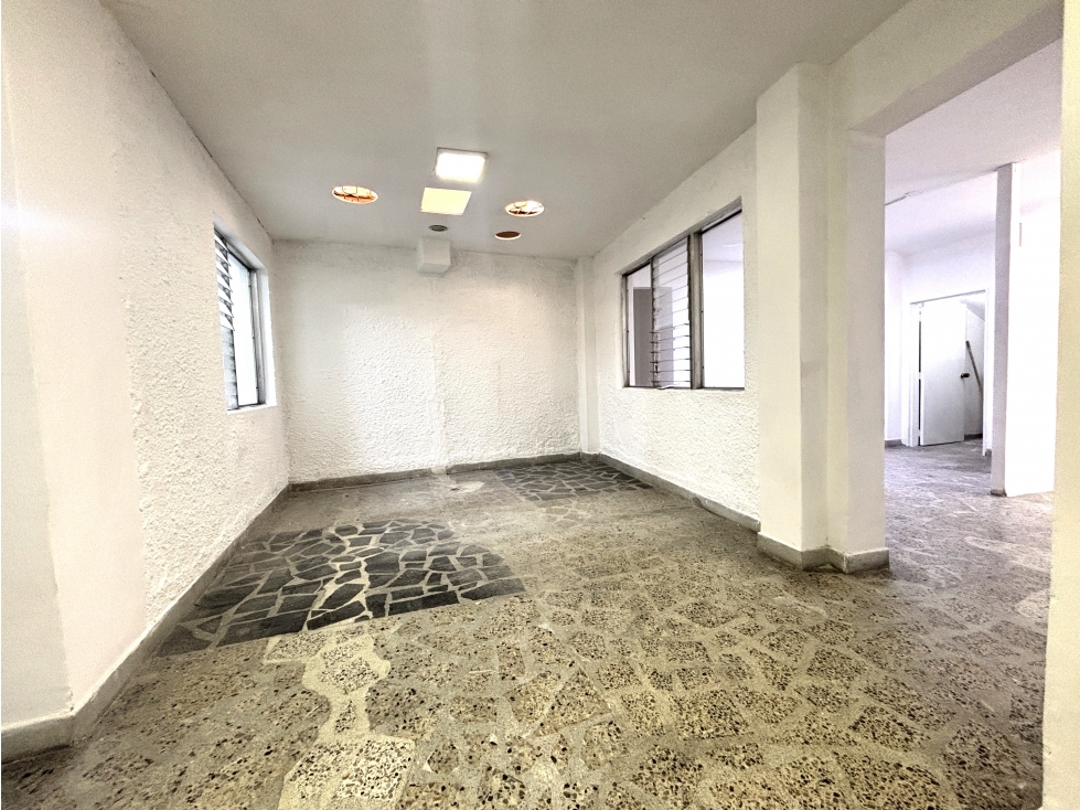 ARRIENDO CASA COMERCIAL EN CONQUISTADORES — foto 5