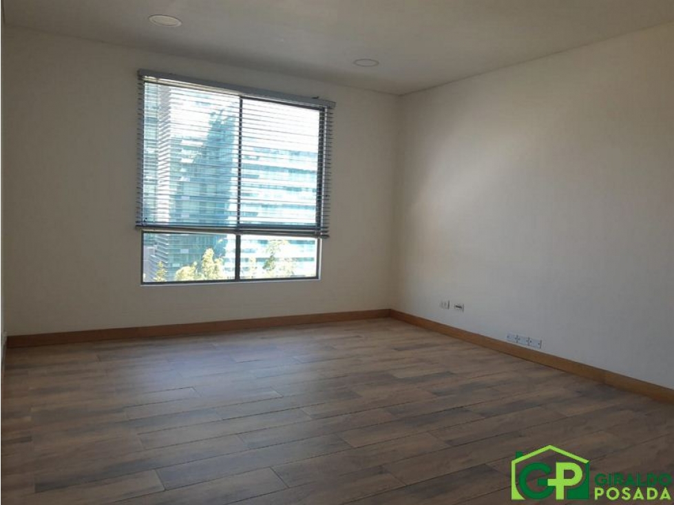 VENDO OFICINA EN EL POBLADO- PATIO BONITO — foto 6
