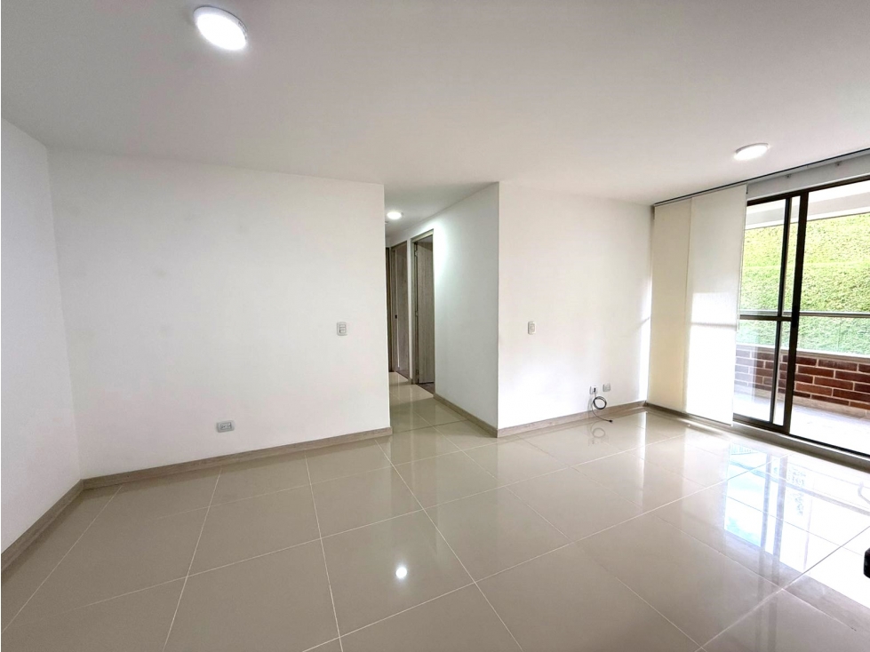 ARRIENDO APARTAMENTO EN SABANETA - LAS LOMITAS