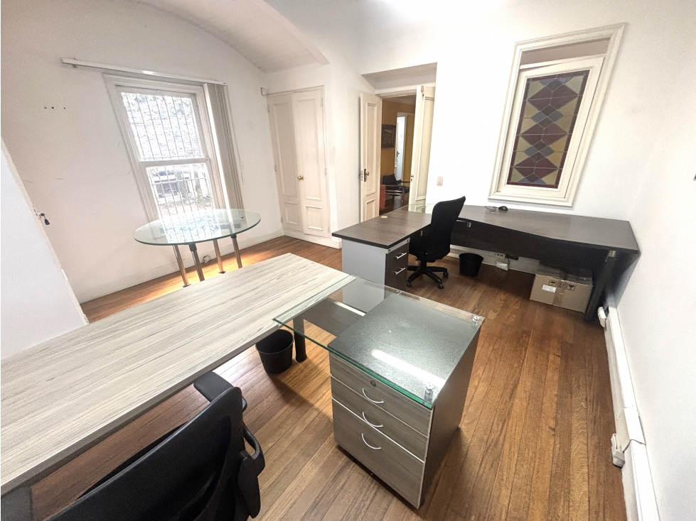 ARRIENDO OFICINA EN POBLADO - ASTORGA