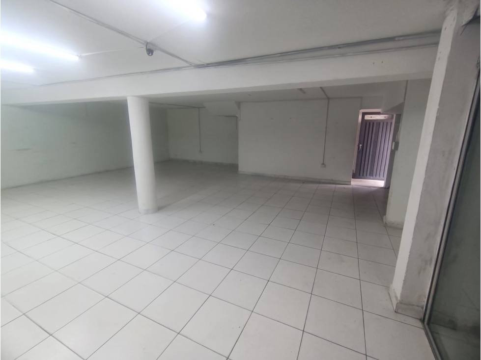 ARRIENDO LOCAL DUPLEX EN LA FLORESTA — foto 5