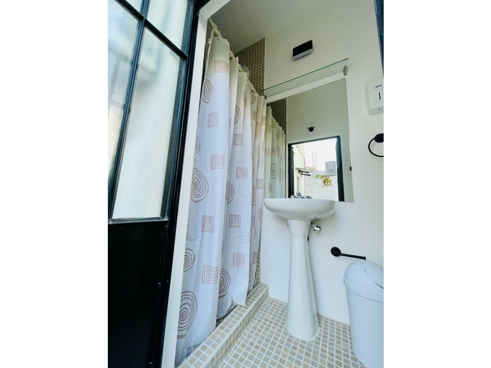 HABITACIÓN PARA MUJERES - CASA HIGUERA COLIVING (K) — foto 5