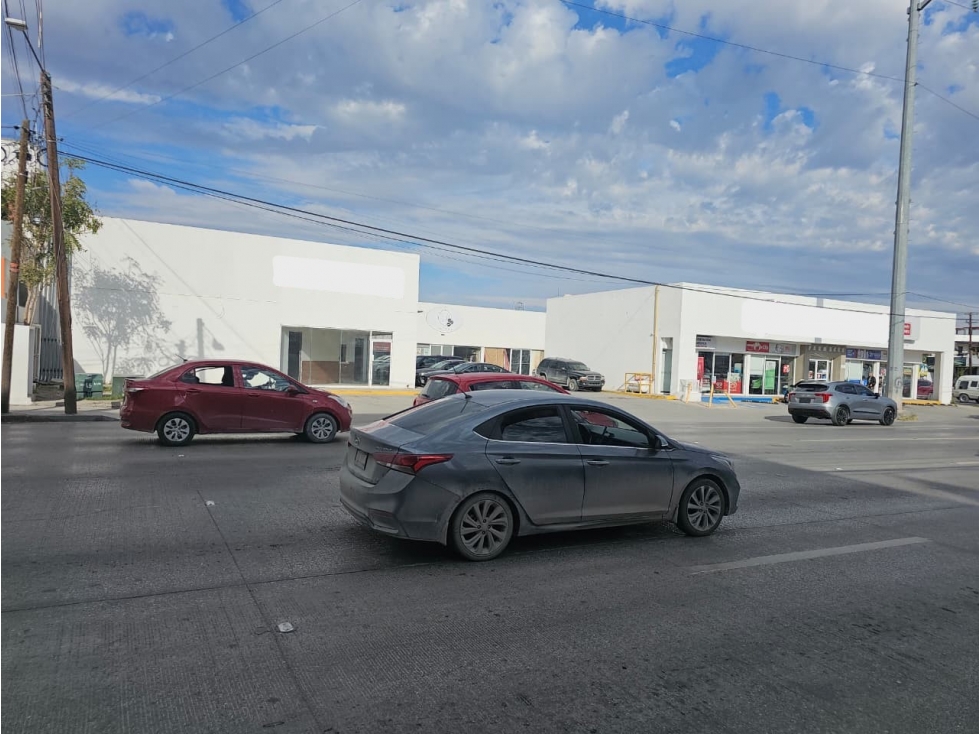 Local en renta de 100 m2 en Plaza Comercial en Cd. Juárez Chih. — foto 2