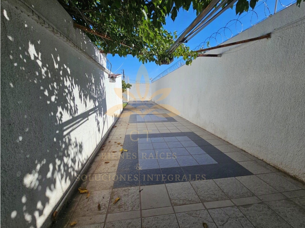 Casa en renta muy amplia para consultorios en Cd. Juárez Chih. - 2