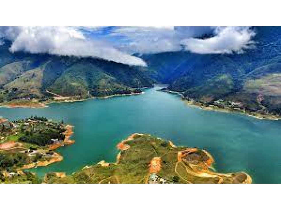 Lote adecuado para construir y negociable en Lago Calima Los Pinos uno - 1