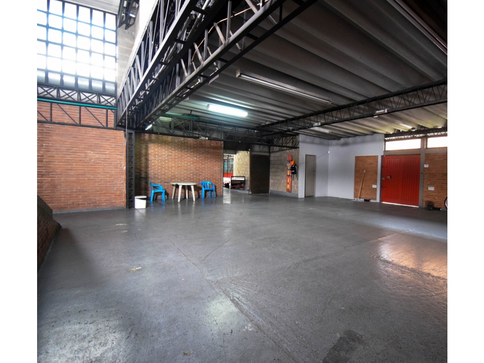 Local y lote - esquina Comercial sector Los Héroes - Av.80-Aut. Norte