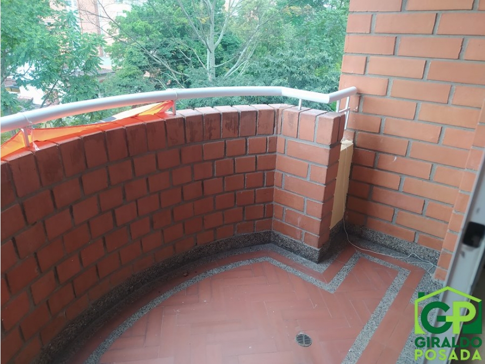 ARRIENDO APARTAMENTO EN POBLADO - PATIO BONITO — foto 3