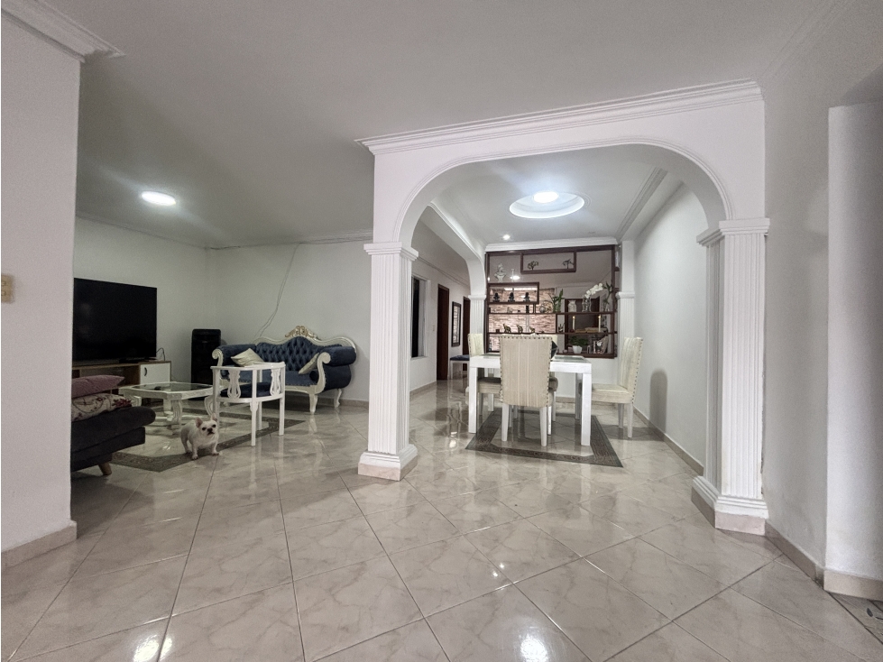 VENDO CASA EN LAURELES - SANTA TERESITA