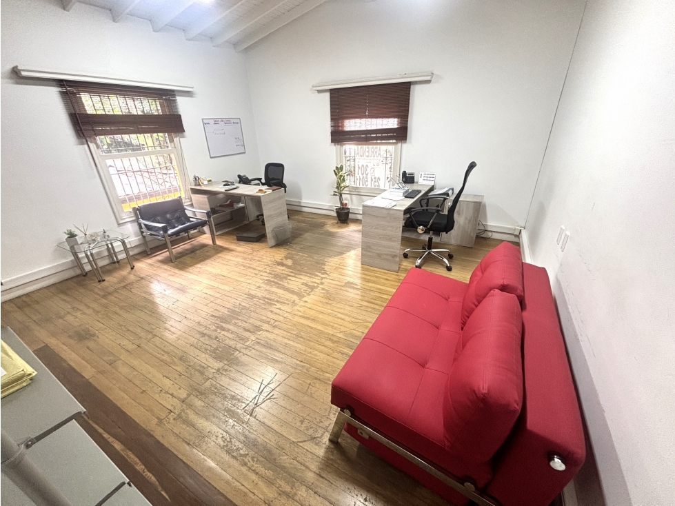 ARRIENDO OFICINA EN POBLADO - ASTORGA