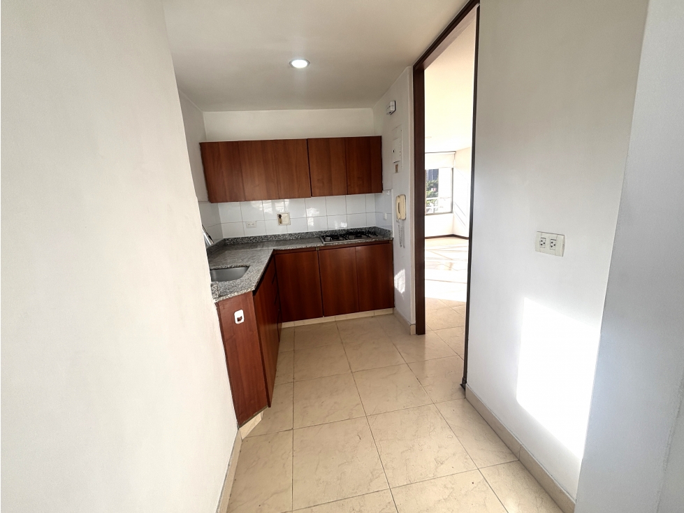 ARRIENDO APARTAMENTO EN POBLADO - PATIO BONITO — foto 5