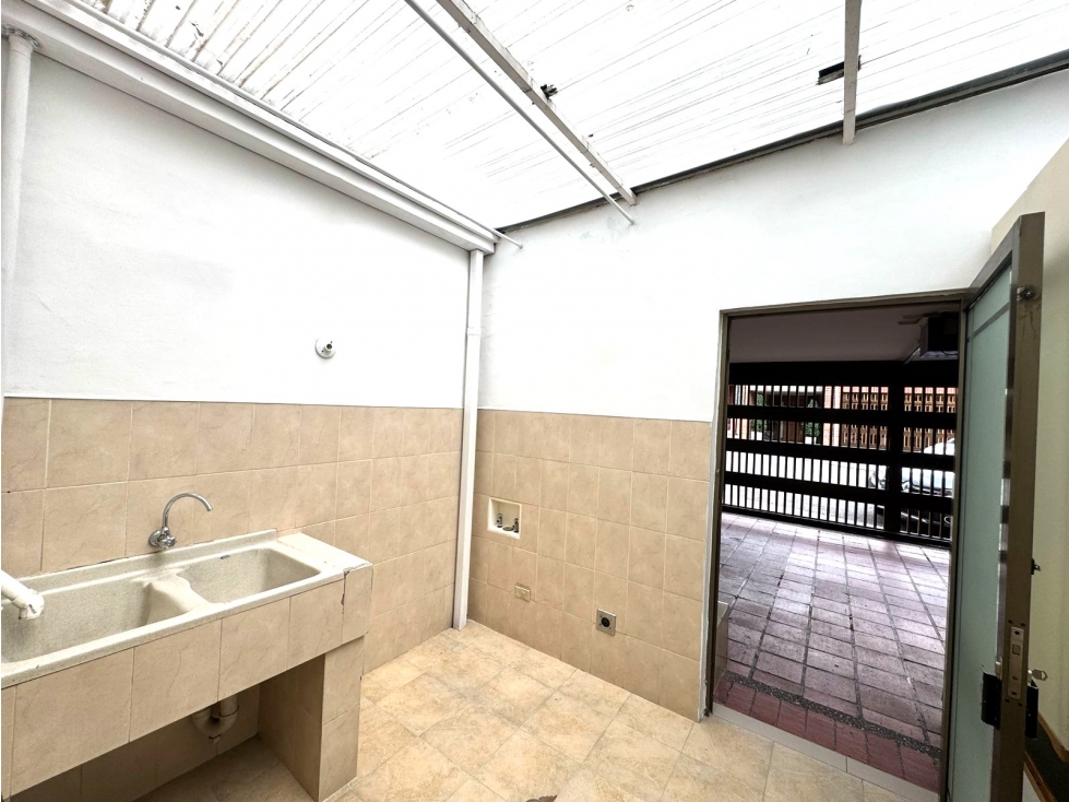 ARRIENDO CASA DE DOS NIVELES EN POBLADO - PALMAS — foto 5