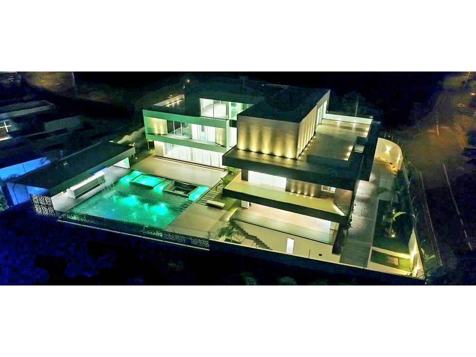 Exclusiva Mansión nueva en Altos de Ciudad Jardin al sur de Cali