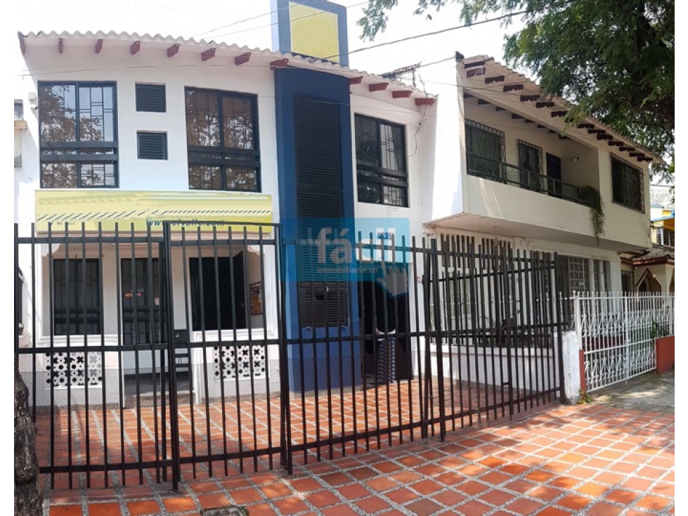 Casa adecuada 100% para institución o empresa en barrio San Fernando