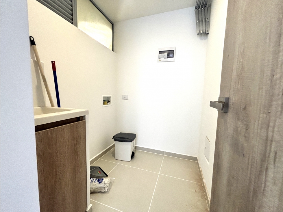 ARRIENDO APARTAMENTO PARA ESTRENAR EN POBLADO - CIUDAD DEL RIO — foto 4