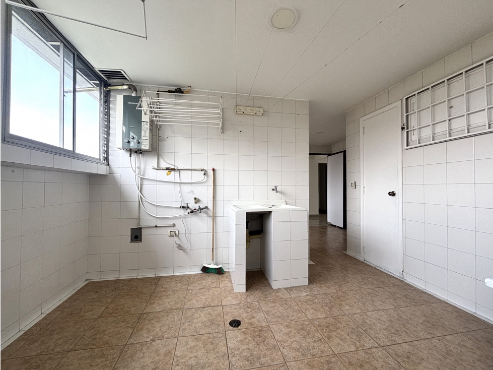 ARRIENDO APARTAMENTO EN POBLADO - PATIO BONITO — foto 5