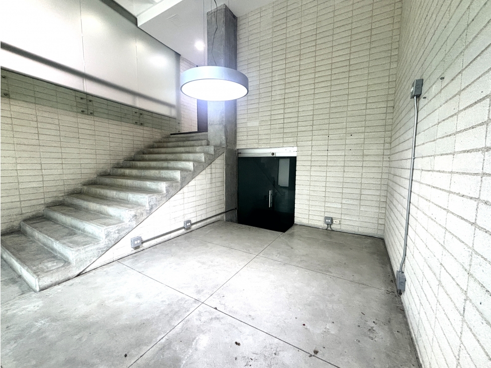 ARRIENDO BODEGA EN POBLADO - PATIO BONITO — foto 4