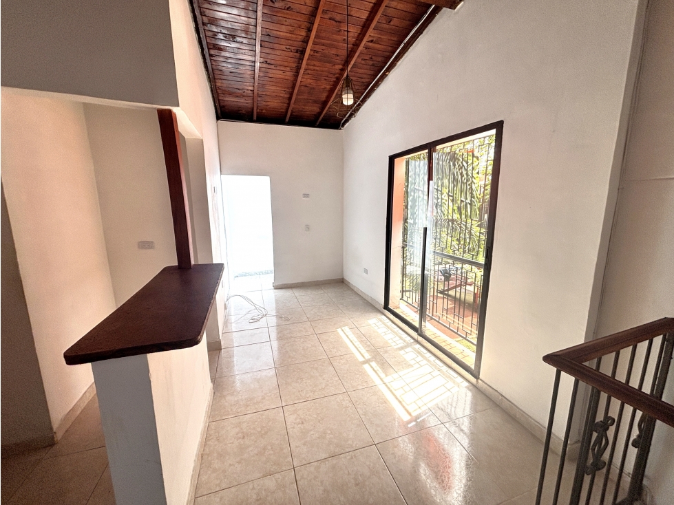 ARRIENDO CASA DE DOS NIVELES EN BELEN - ROSALES