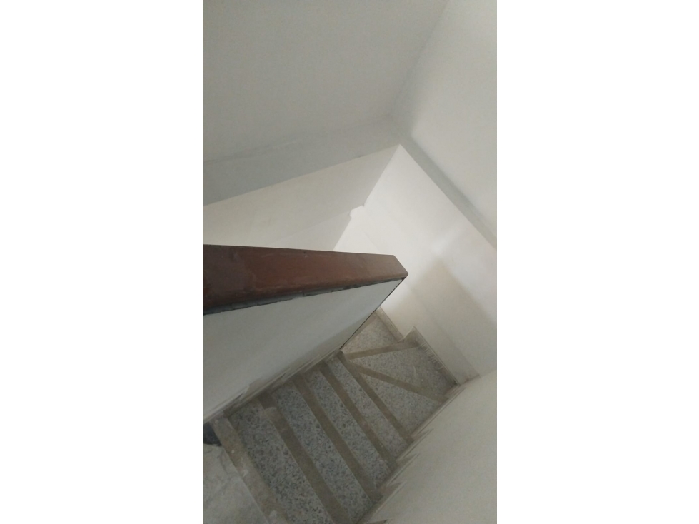 SE ARRIENDA COMODO LOCAL COMERCIAL SECTOR SALITRE — foto 4