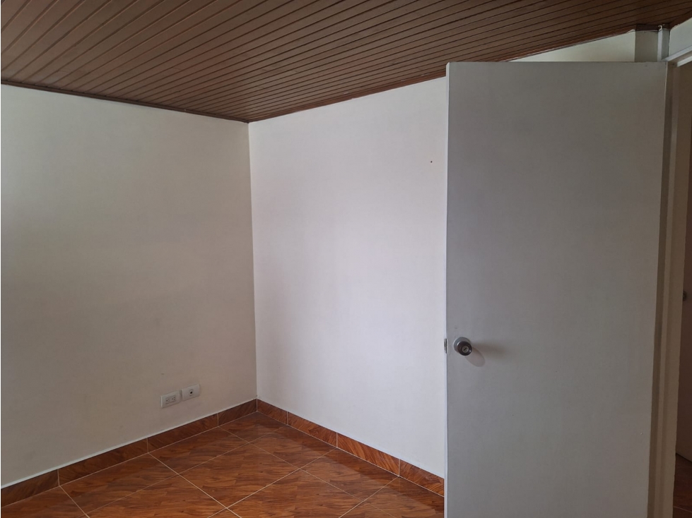 SE ARRIENDA APARTAMENTO EN MODELIA — foto 5