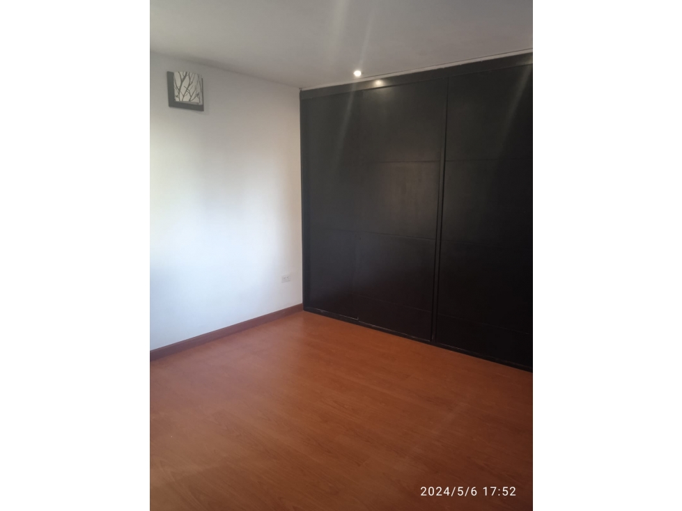 SE VENDE APARTAMENTO EN SECTOR HAYUELOS