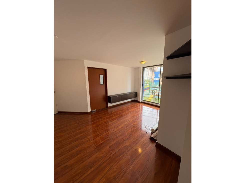 SE VENDE HERMOSO APARTAMENTO CIUDAD SALITRE — foto 2
