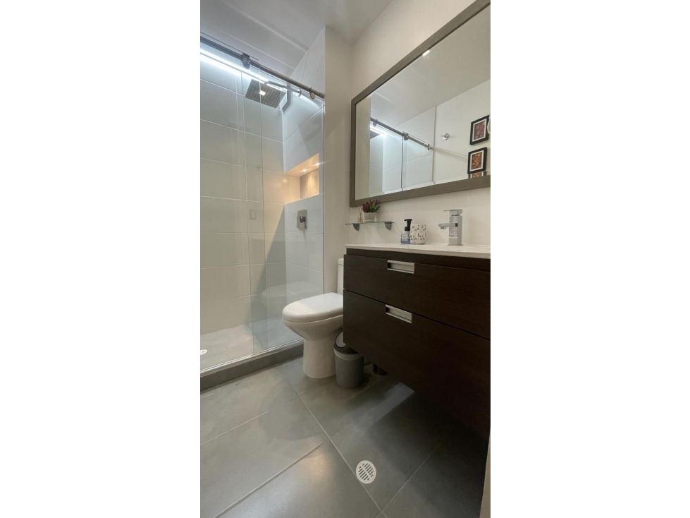 SE ARRIENDA APARTAMENTO AMOBLADO EN LA COLINA