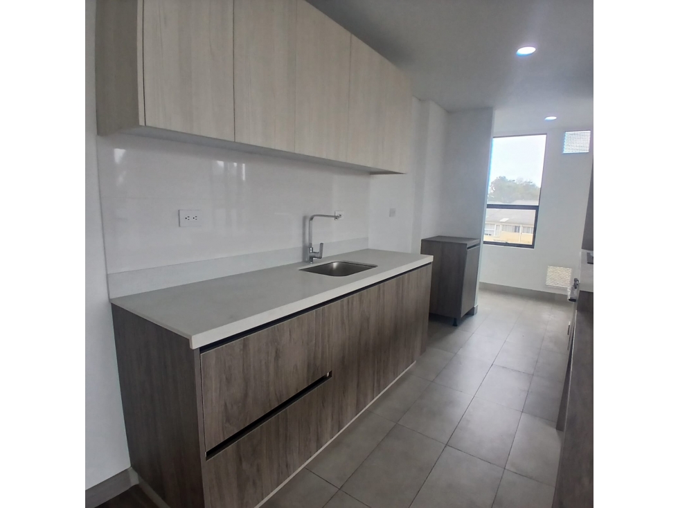 SE VENDE HERMOSO APARTAMENTO EN CHAPINERO — foto 3