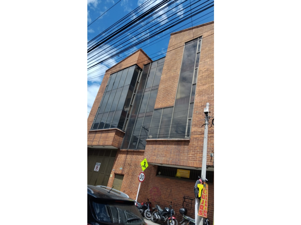 SE VENDE EDIFICIO ADMINISTRATIVO EN ANTONIO NARIÑO