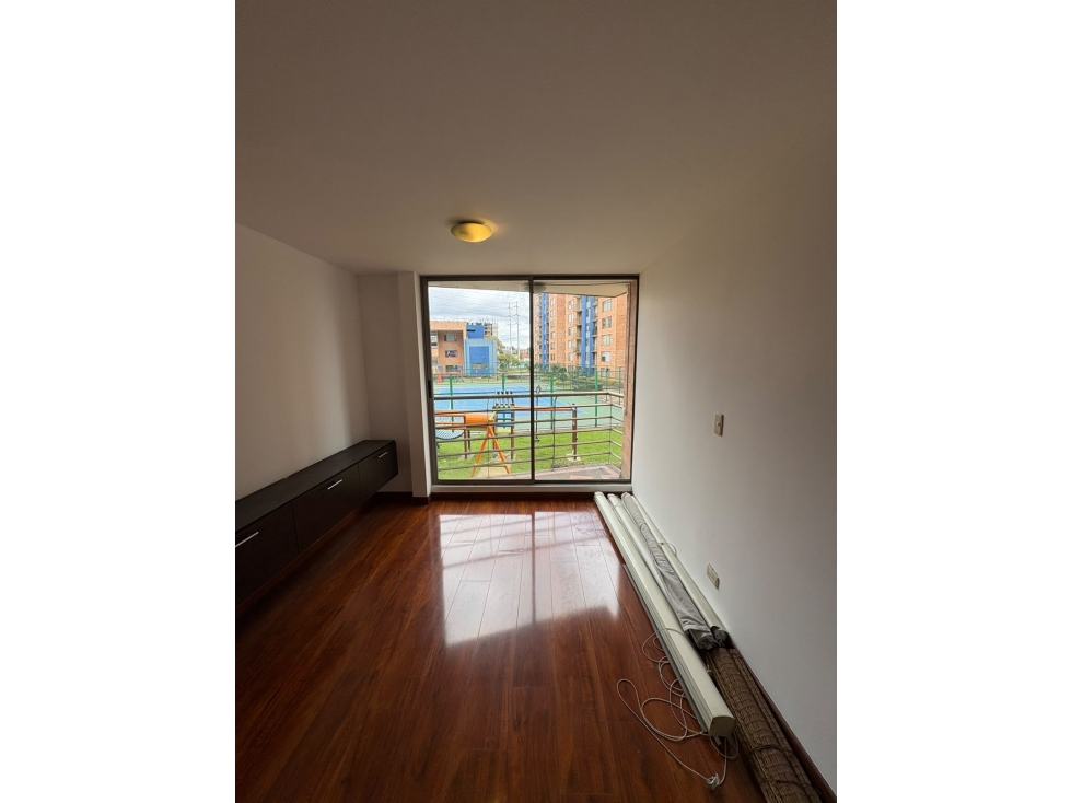 SE VENDE HERMOSO APARTAMENTO CIUDAD SALITRE — foto 3