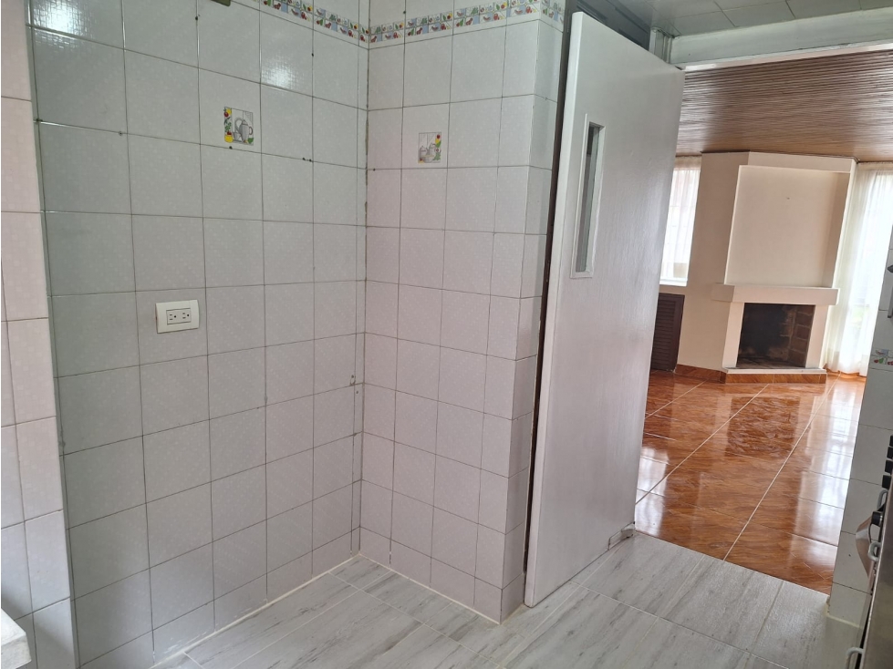 SE ARRIENDA APARTAMENTO EN MODELIA — foto 3