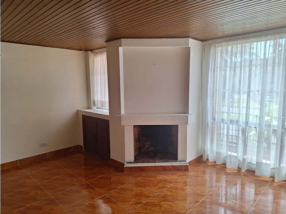 SE ARRIENDA APARTAMENTO EN MODELIA