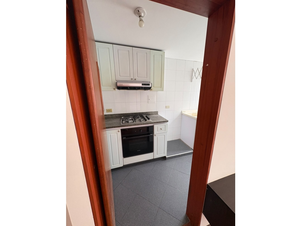 SE VENDE HERMOSO APARTAMENTO CIUDAD SALITRE — foto 4