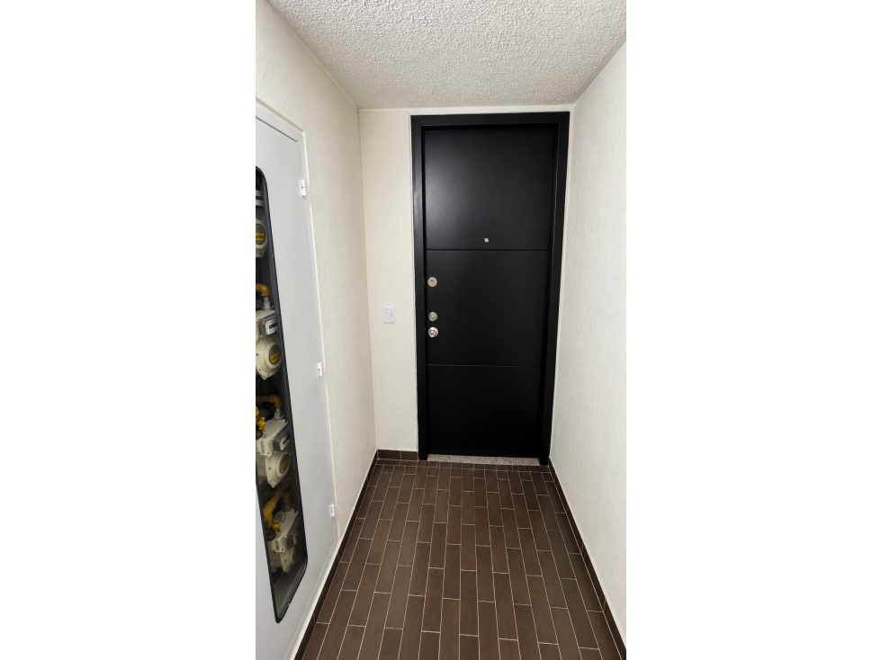 SE VENDE HERMOSO APARTAMENTO EN ENGATIVÁ — foto 5