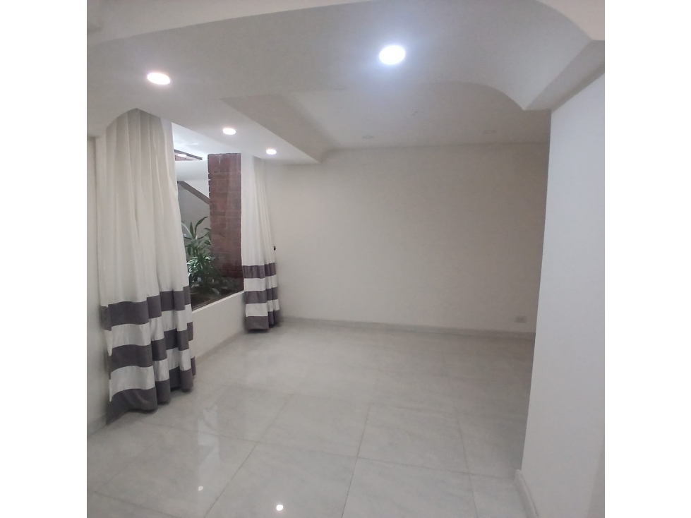 SE ARRIENDA HERMOSO APARTAMENTO SECTOR CHAPINERO — foto 3