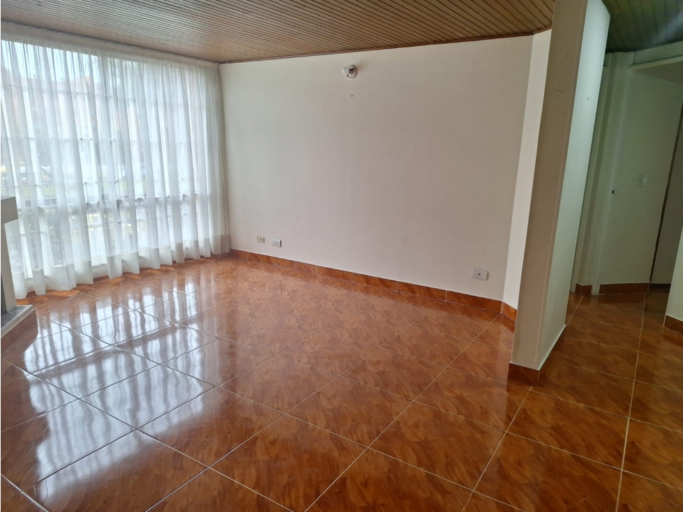 SE ARRIENDA APARTAMENTO EN MODELIA — foto 2