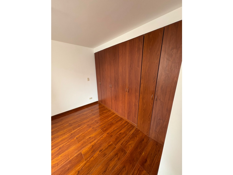 SE VENDE HERMOSO APARTAMENTO CIUDAD SALITRE — foto 5