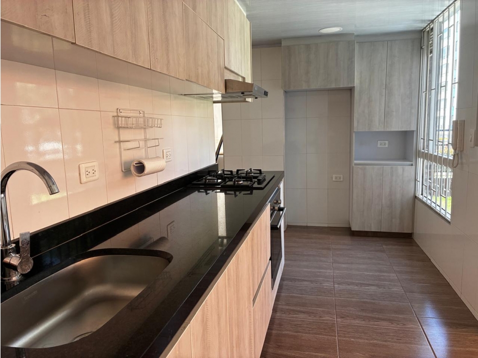 SE VENDE HERMOSO APARTAMENTO EN SALITRE — foto 2