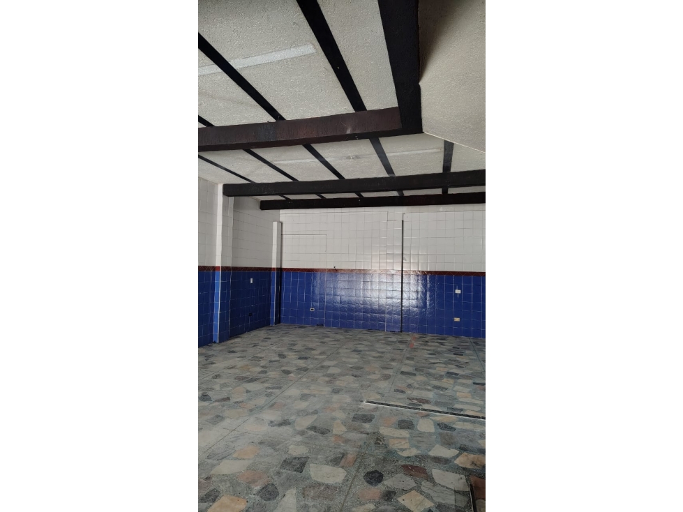 SE ARRIENDA LOCAL COMERCIAL EN SECTOR KENNEDY - 2