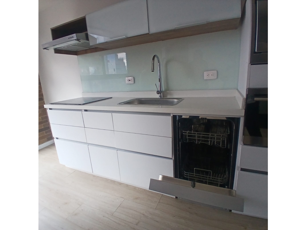SE ARRIENDA HERMOSO APARTAESTUDIO EN CHAPINERO — foto 3