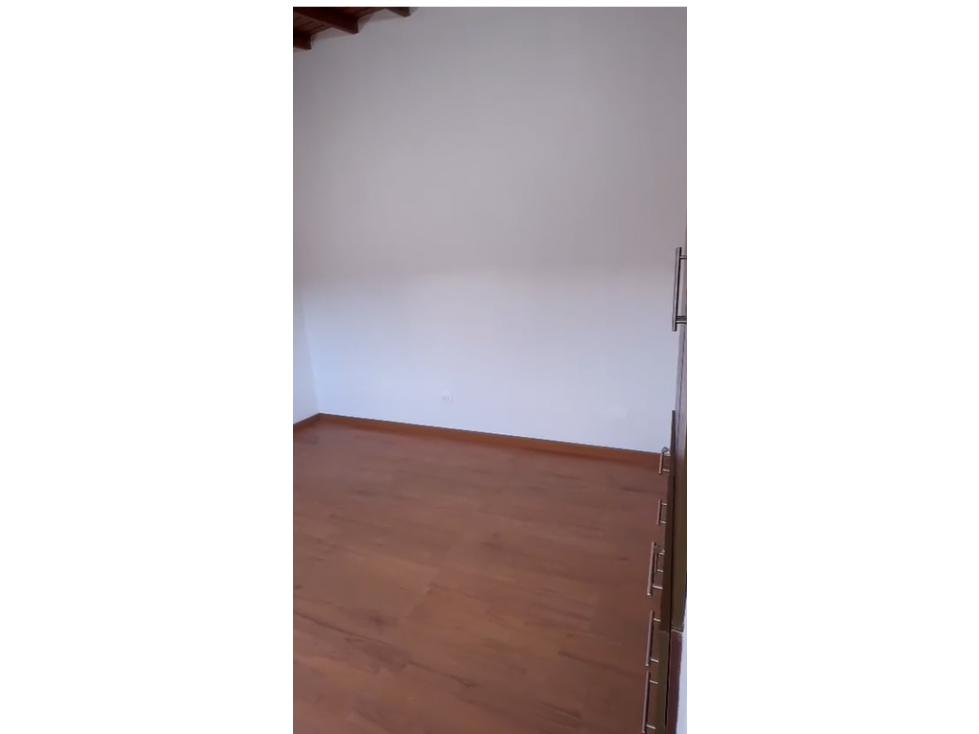 APARTAMENTO DUPLEX RENTA-VENTA QUINTA PAREDES — foto 3