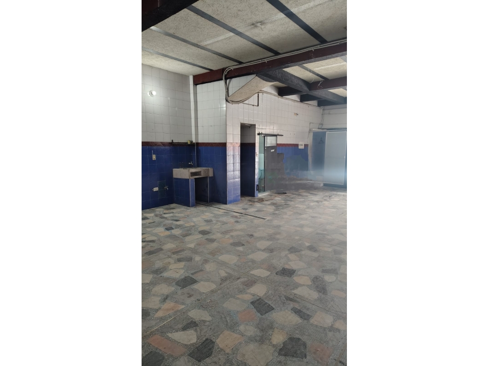SE ARRIENDA LOCAL COMERCIAL EN SECTOR KENNEDY - 5