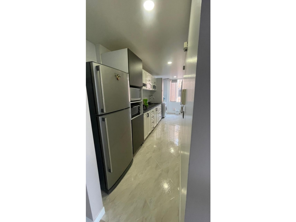 SE ARRIENDA APARTAMENTO AMOBLADO EN LA COLINA — foto 4