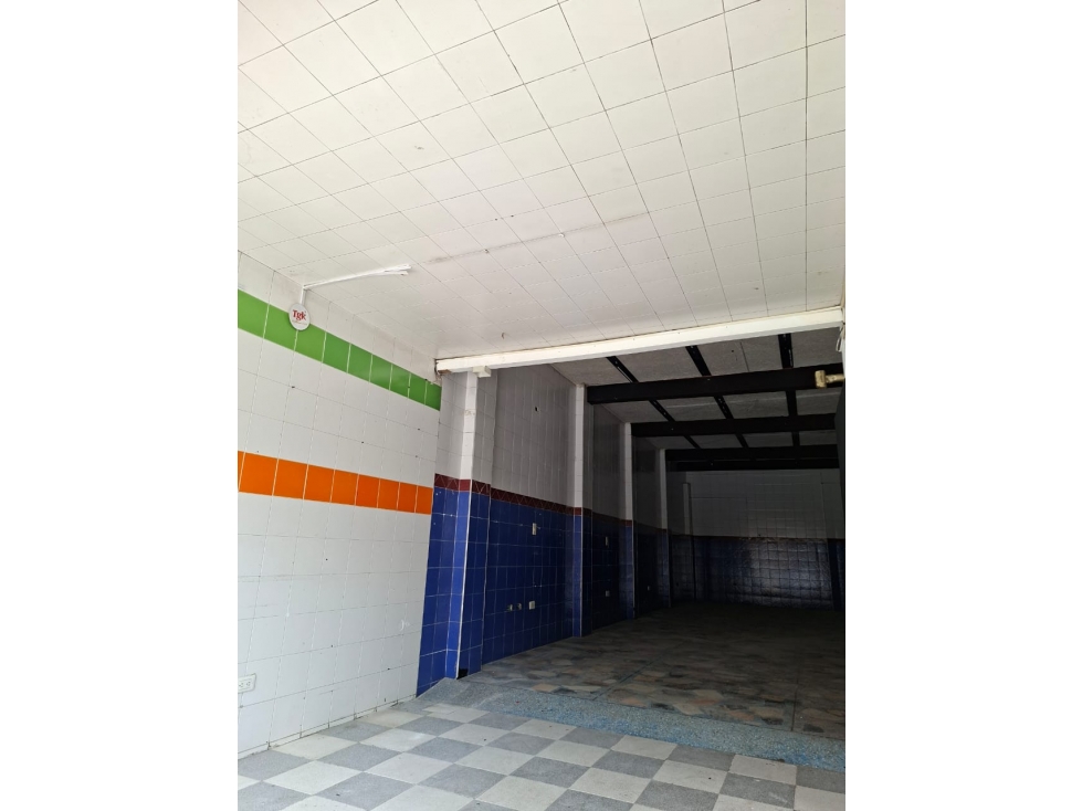 SE ARRIENDA LOCAL COMERCIAL EN SECTOR KENNEDY - 4