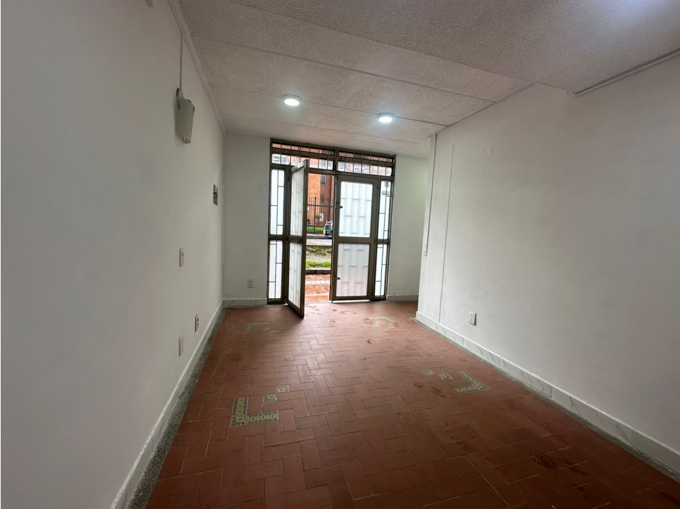 SE ARRIENDA LOCAL COMERCIAL SECTOR MODELIA - 2