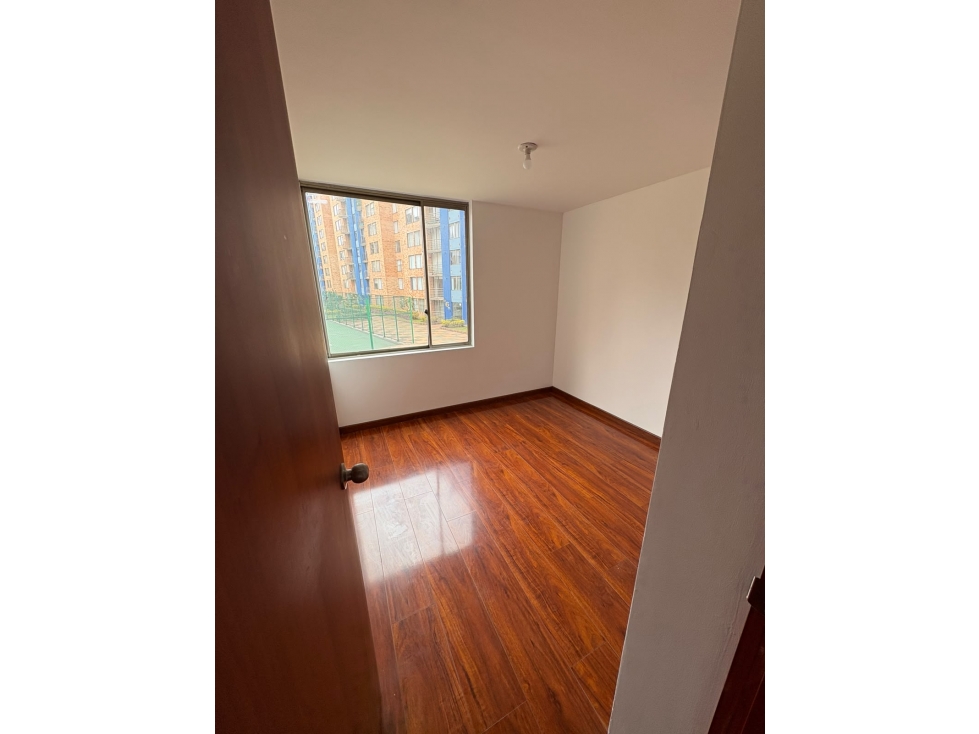 SE VENDE HERMOSO APARTAMENTO CIUDAD SALITRE — foto 6