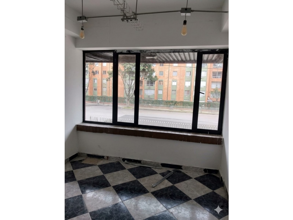 SE ARRIENDA COMODO LOCAL COMERCIAL SECTOR SALITRE — foto 3
